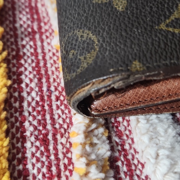 Authentic vintage Louis Vuitton clutch/large wallet. See pictures of wear/tear - Picture 4 of 15
